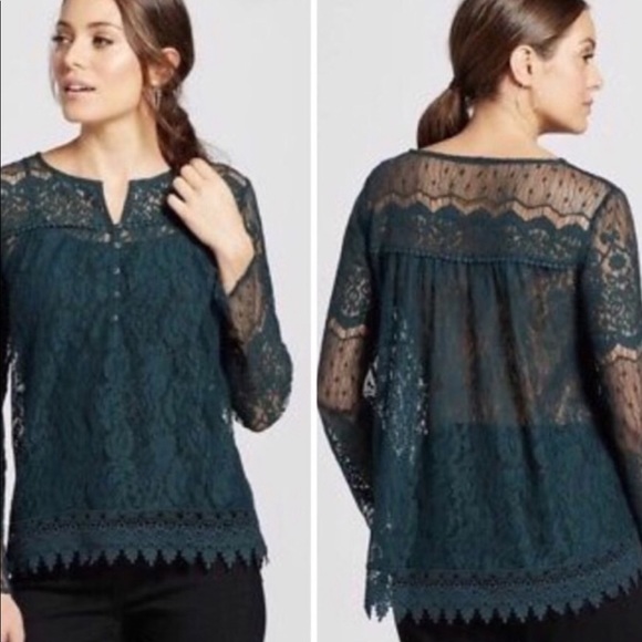 Laced flowy forest green long sleeve top. - Picture 3 of 7